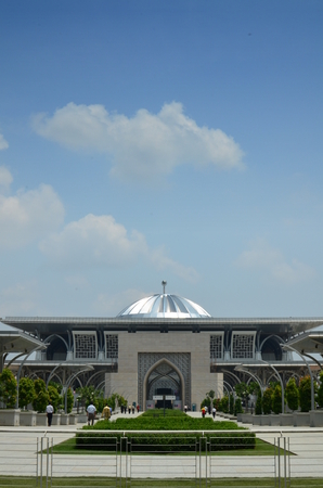 Entrance view of Masjid Sultan Mizan Putrajayaのeditorial素材