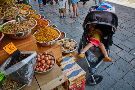 Jerusalem 15.05.2017 - People buy foodstuff at the Jerusalem Mahane Yehuda local marketのeditorial素材