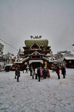 10.02.2016: Group of tourists at Izmailovsky Kremlin, Moscow.のeditorial素材