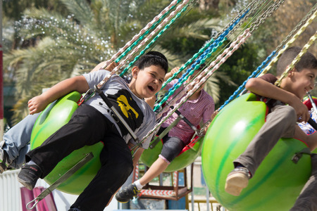 Iraqi girl    Iraqi children, Iraqi kids    Children playing kids taking pictures    Baghdad, Iraq    Photography Rasoul Aliのeditorial素材