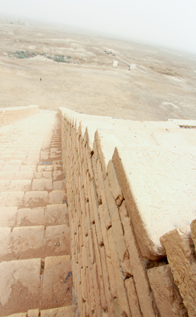 : Image stairs in Ziggurat of Ur   and One of the most important monuments in Iraq and that goes back to the Sumerian period which are located in the province of Dhi Qar in southern Iraq.の写真素材