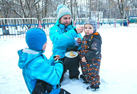 24 02 2012 Moscow. Childrens street holiday in pancake weekのeditorial素材