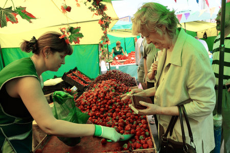 23.06.2011 Moscow, vegetable market.のeditorial素材