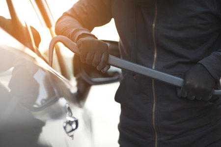 Thieves use shackles to break into stolen carsの写真素材