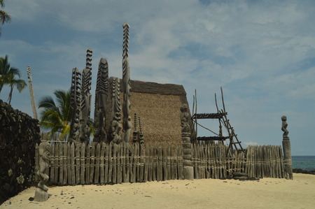 Tikis In Native Hawaiian House, Big Island, USA, EEUU.のeditorial素材