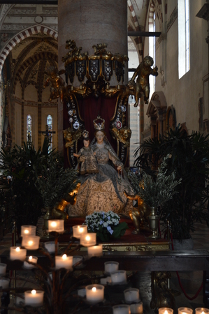 Santa Anastasia Inside The Basilica Of Santa Anastasia In Verona. Travel, holidays, architecture. March 30, 2015. Verona, Veneto region, Italy.のeditorial素材