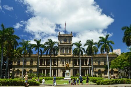 King Kamehameha Statue I In Aliiolani Hale. Seat of the Supreme Court of the State of Hawaii. Oahu, Hawaii, USA, EEUU.のeditorial素材