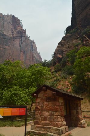 Shelter Near A Gorge In Zion Park. Geology Travel Holidays June 25, 2017. Zion Park. Springdale. Utah. USA.EEUU.のeditorial素材