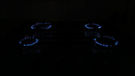 The gas stove is on, but there is no lightの写真素材