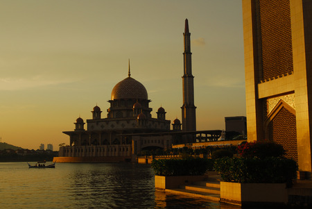 Putra Mosque, Putra Jaya, Malaysia.のeditorial素材