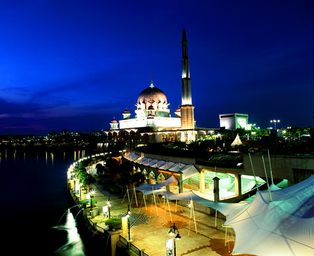 Putra Mosque, Putra Jaya, Malaysia.のeditorial素材
