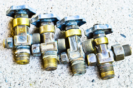 many valve air tank 