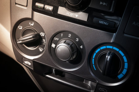 Air conditioning system of car,car air conditioner switch, temperature switch