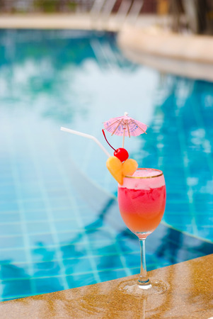 strawberry smoothie in cocktail glassの写真素材