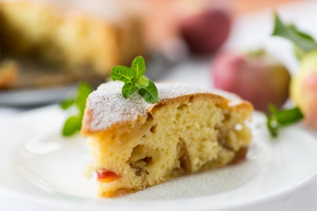 piece of apple pie on a plate with mintの写真素材