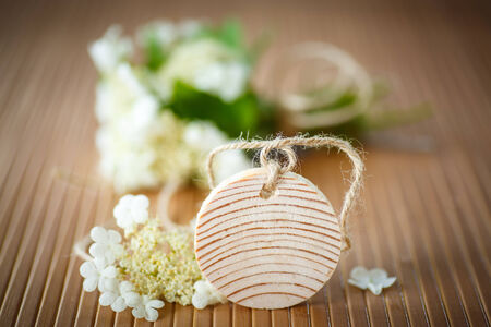 viburnum white blooming fruit on wooden tableの写真素材