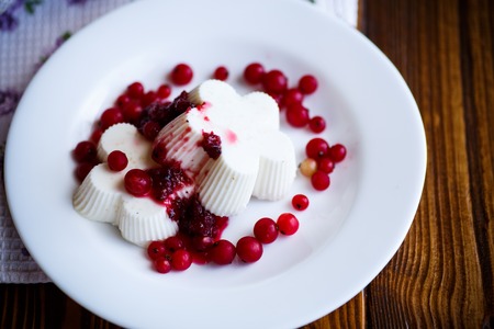 sweet dessert panna cotta with berriesの写真素材
