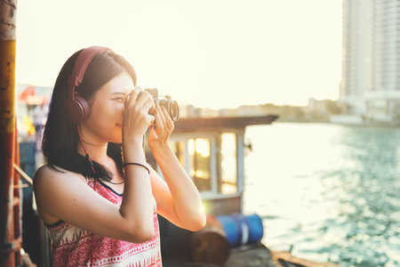Girls Photography Traveling Trip Sightseeing Concept