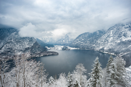 Scenic view of Hallstatt Lake in Austriaの写真素材
