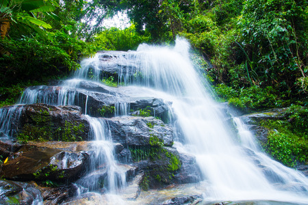 Mon Tha Than Waterfall In Doi Suthep - Pui Nationalの写真素材