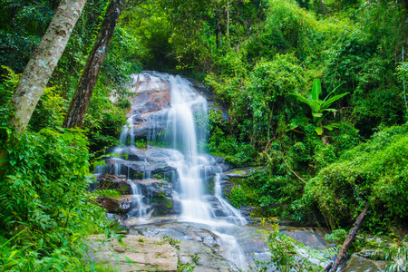 Mon Tha Than Waterfall In Doi Suthep - Pui Nationalの写真素材
