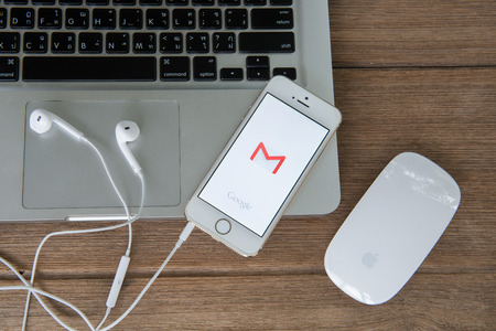 CHIANGMAI, THAILAND - June 22, 2015:Apple iphone 5s displaying Gmail application.のeditorial素材