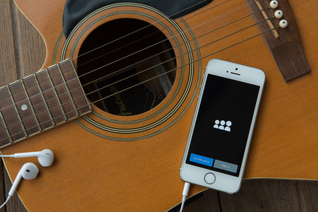June 23, 2015:Apple iphone 5s displaying Myspace application.のeditorial素材