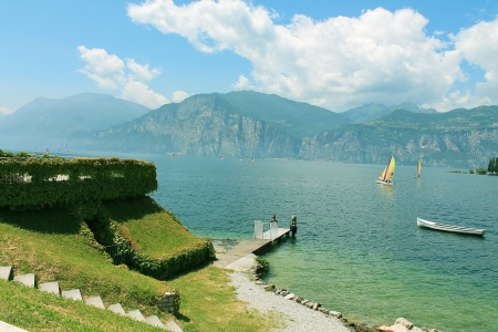  coastline lake Garda in Italyの写真素材
