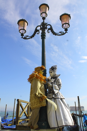 Traditionally dressed Venice carnival personの写真素材