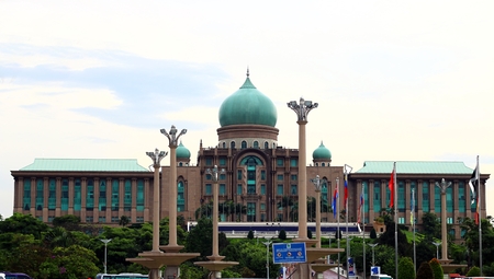 PUTRAJAYA, MALAYSIA - DECEMBER 30, 2017 : Perdana Putra building which houses the office complex of the Prime Minister of Malaysia.のeditorial素材