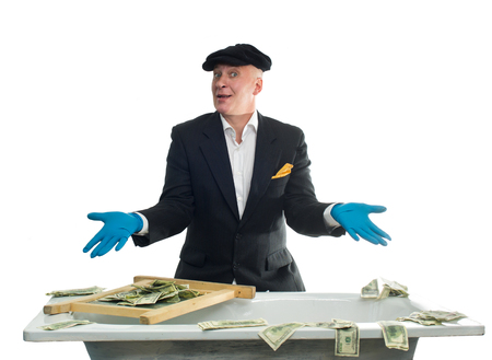 Man money launderers in the bathの写真素材