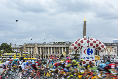Paris, France - 23 July, 2017: Blurred image of the peloton riding at full speed in Place de la Concorde in Paris during the last stage of Le Tour de France 2017.のeditorial素材