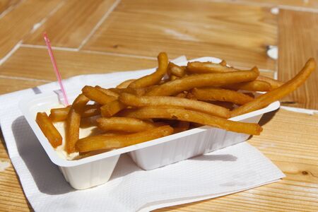 Box with dutch frites 
