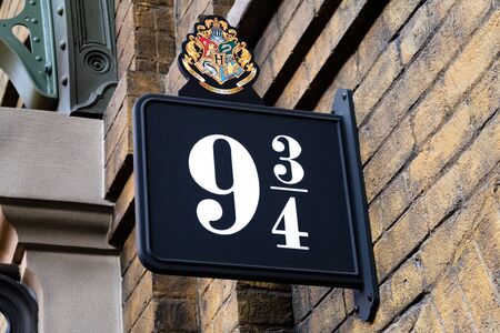FLORIDA, USA - March 7, 2019 - Universal Studios, Florida, platform 9 3/4 sign at King's Cross station of the Hogwarts Express to Diagon Alleyのeditorial素材