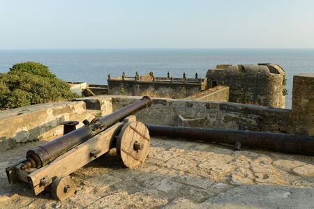 Cannon on walls of the Portuguese fort in the Diu town in Gujarat. Indiaのeditorial素材