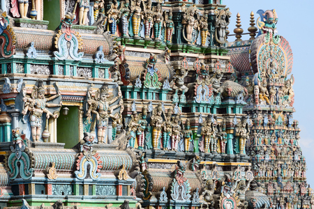 Meenakshi  Sundareswarar Temple in Madurai. Tamil Nadu, India. It is a twin temple, one of which is dedicated to Meenakshi, and the other to Lord Sundareswarar. Detail main gateのeditorial素材