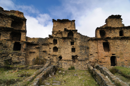 Piruro ruins near Tantamayo. Tantamayo was capital of the preColumbian Yarowilca culture, one of the olest know in Peru. Buildings were constructed with up to 6 floors connected via spiral staircasesのeditorial素材