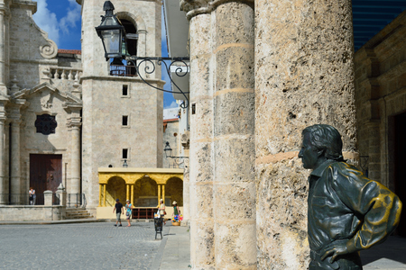 HAVANA, CUBA - 06 DECEMBER 2016: Statues of Antonio Gades and Spanish flamenco dancer and choreographer looking from the arches of the cathedral near Havana in the capital city of Cubaのeditorial素材