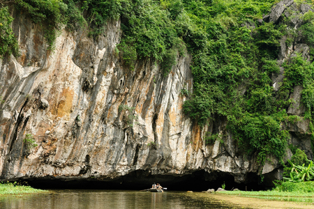 Tam Coc Natioanl Park, Karst formation in the water, Most spectacular scenery in Vietnamのeditorial素材