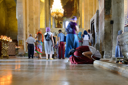MCCHETA, GEORGIA - 05 JULE 2018: living in the inside of the Sweti Cchowell cathedral in Mcchetaのeditorial素材