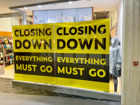 London, UK, November 27th 2023, High street shop closing due to recession and increase in online salesのeditorial素材