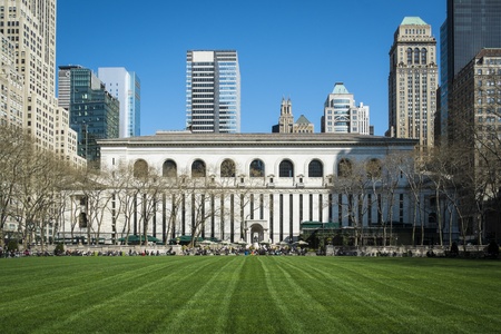 Expanse of Bryant Park lawn, New York City Library, Manhattanのeditorial素材