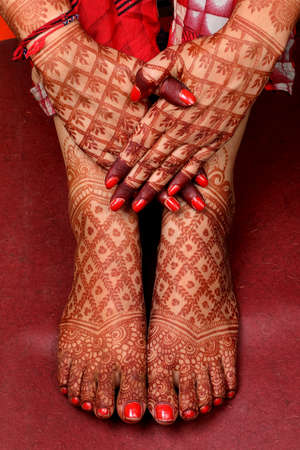 HEENA ART IN YELLOW BACKGROUND ISOLATED HAND FEMALE HAND BEAUTIFUL ART IN HAND | UNIQUE DESIGN IN HANDの写真素材