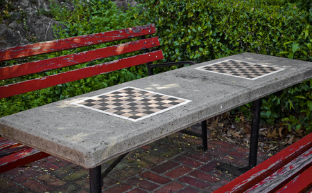 Checkerboard Parkbenchの写真素材