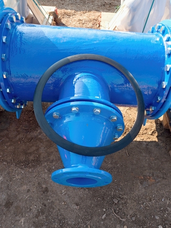 500mm  drink water pipe  joint with reduction member to 150 mm unit by screws and nuts. Pipe...