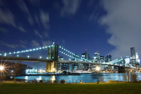 MANHATTAN, NY- May 9, 2009: The famous Brooklyn Bridge in New York City at dawn.のeditorial素材
