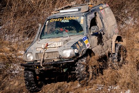 Jeep Suzuki Jimny overcomes obstacles in the forest