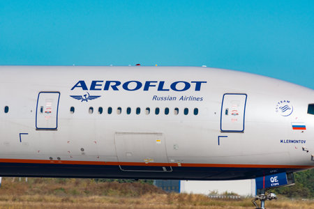 KHABAROVSK, RUSSIA - SEP 29, 2018: Airbus A320neo VQ-BRB S7 airline is flying from the runway of Khabarovsk international airportのeditorial素材