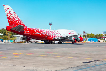 KHABAROVSK, RUSSIA - SEP 29, 2018: Aircraft Boeing 747-400 EI-XLM Russian Airlines prepares for takeoff at the airport of Khabarovsk.のeditorial素材
