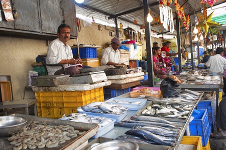 Cut fish on sale in market, Pune, Maharashtraのeditorial素材